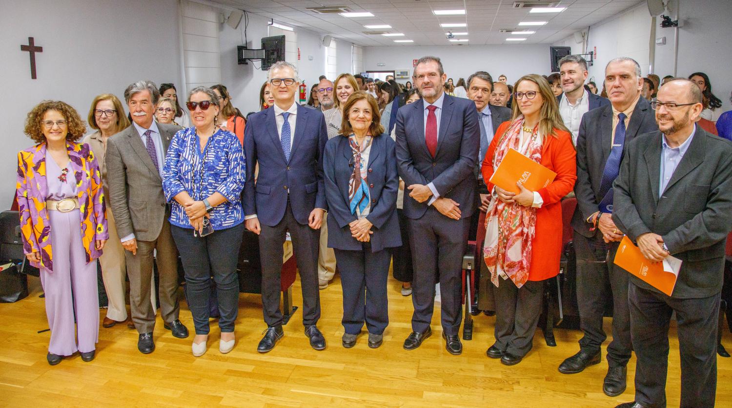 Autoridades y representantes institucionales en el Congreso sobre salud mental juvenil de la Fundación Atalaya, celebrado en la UCAM el 6 de mayo de 2025